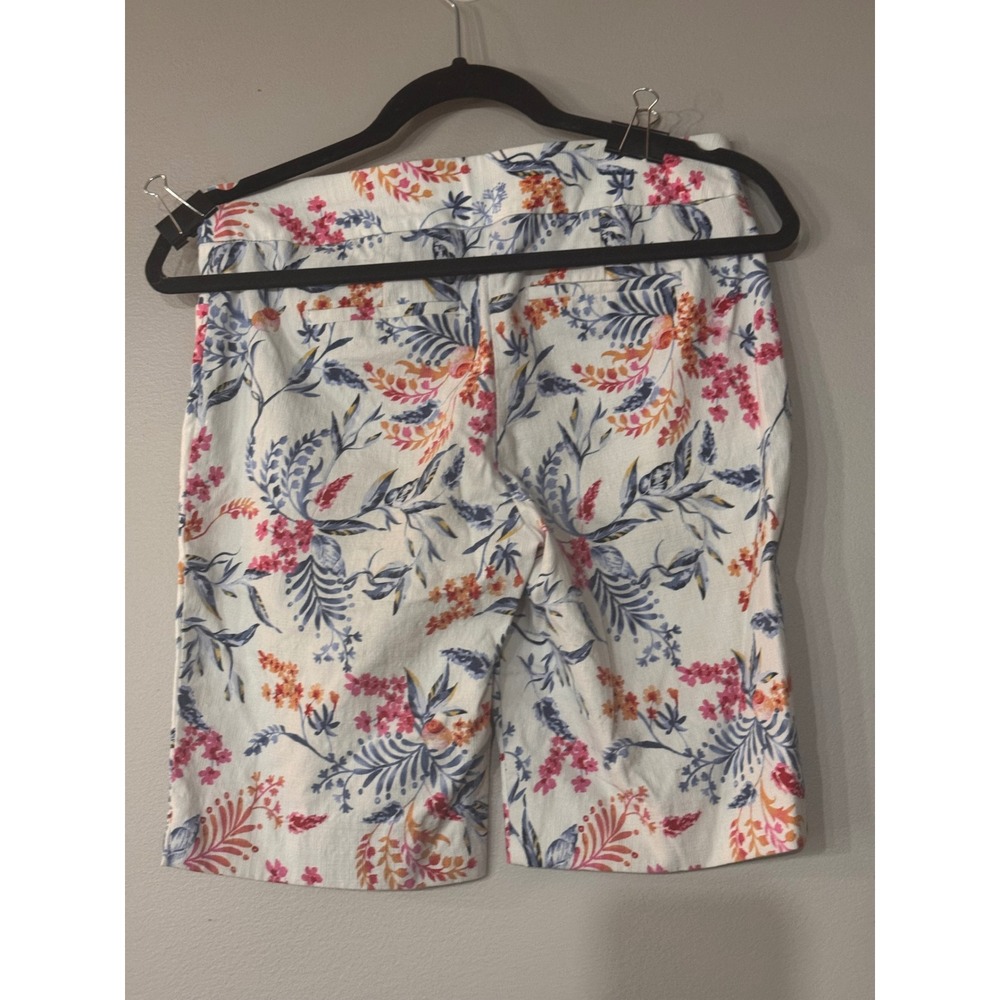 Chicos Pull on Floral Shorts White Pink Blue orange size 2 - Picture 2 of 7